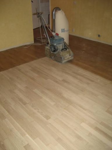 Golvslipning och renovering av trägolv utförd av MF Renovering